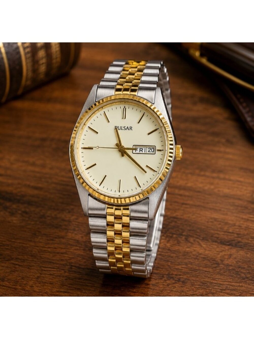 Pulsar Mens V533 Stainless Steel Watch w Day Date Vintage 1996 Japan Movement